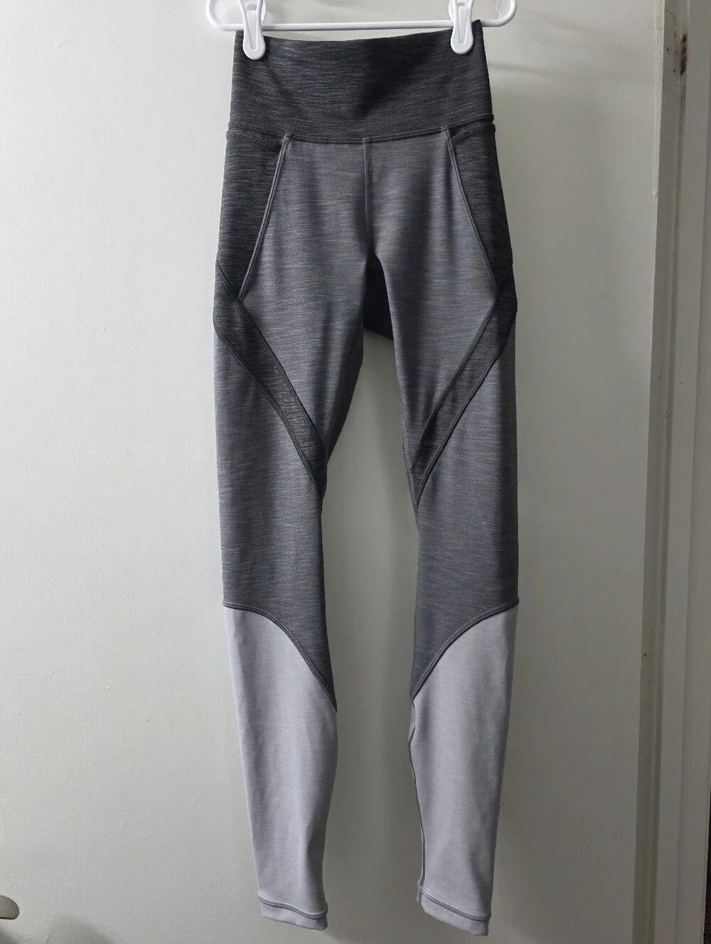 Lululemon Athletica Gray Colorblock Leggings With Pockets Size 0 / XXXS